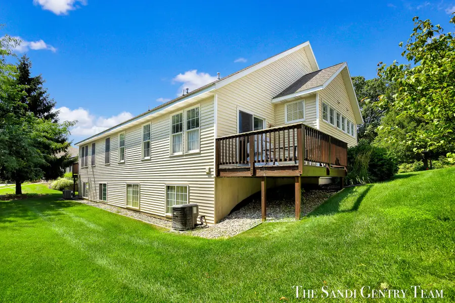 17644 Dustin Drive #16, Ferrysburg, MI 49456 - #2