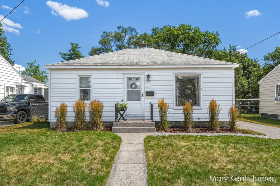3216 Hillcroft Avenue Sw, Wyoming, MI 49548 - #3