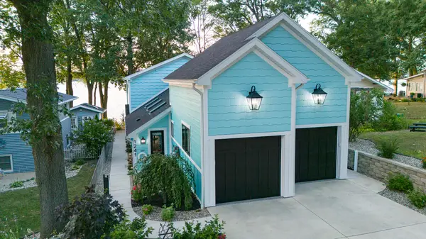 1241 Lakeview Drive, Portage, MI 49002