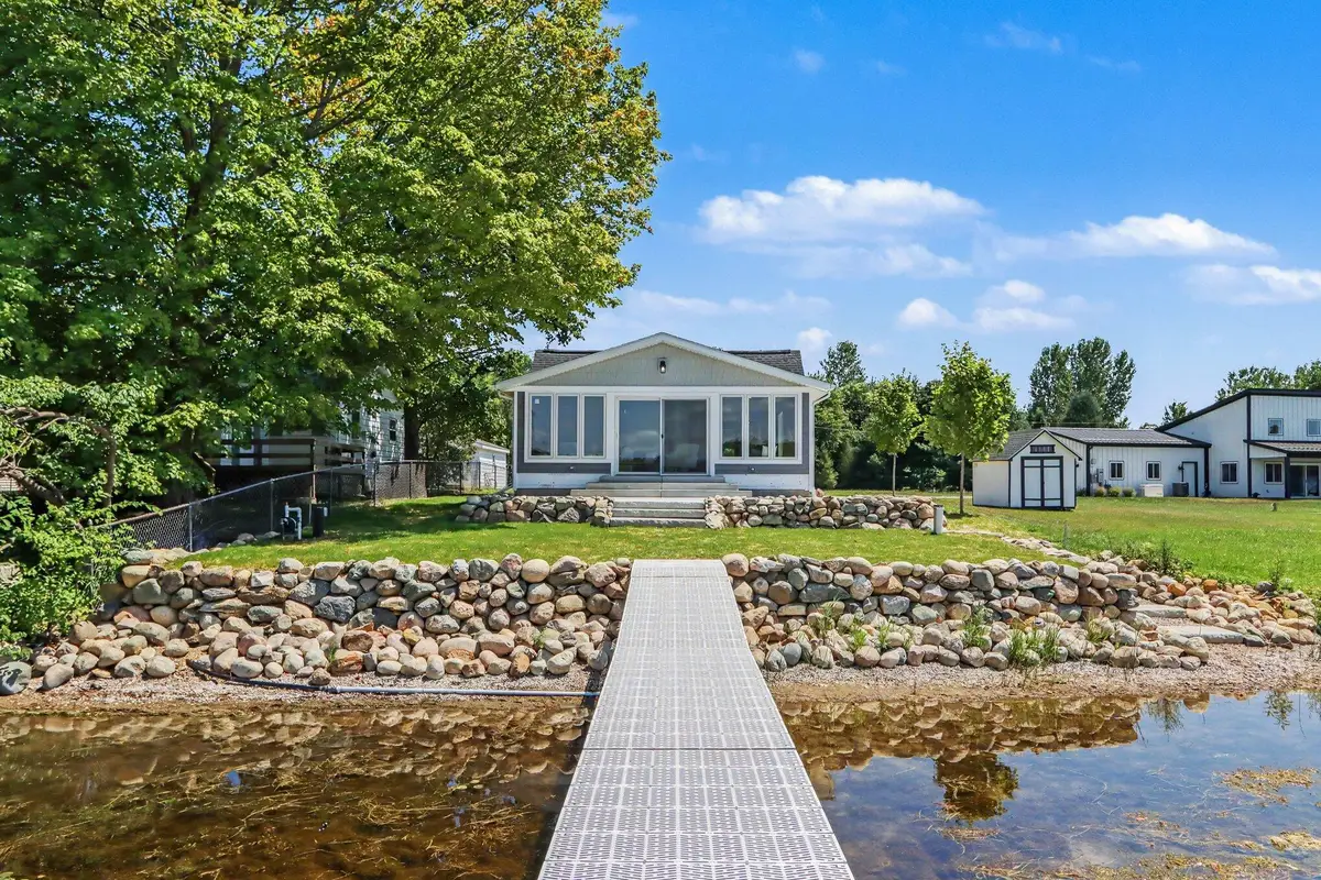 52070 Lake Avenue, Three Rivers, MI 49093 - #1