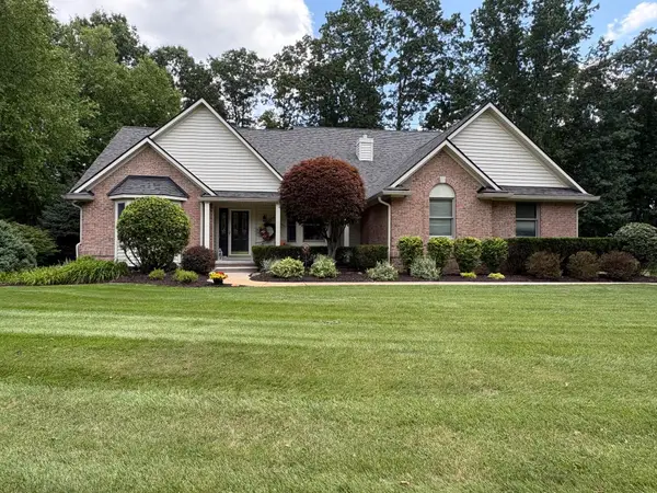 7708 Hunters Pointe, Brighton, MI 48116