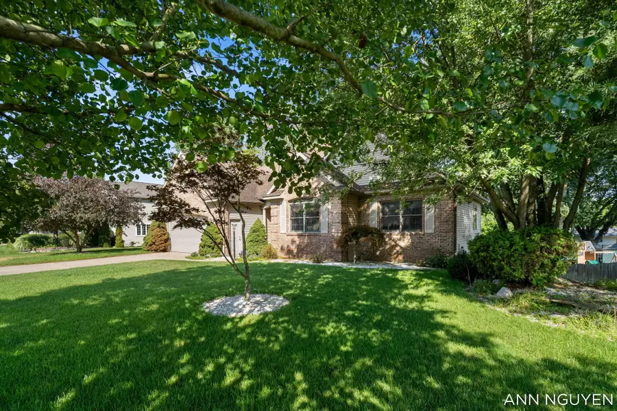 5263 Pine Slope Drive Sw, Wyoming, MI 49519 - #3