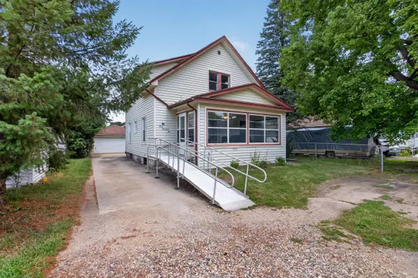 302 Cass Avenue, Jackson, MI 49203