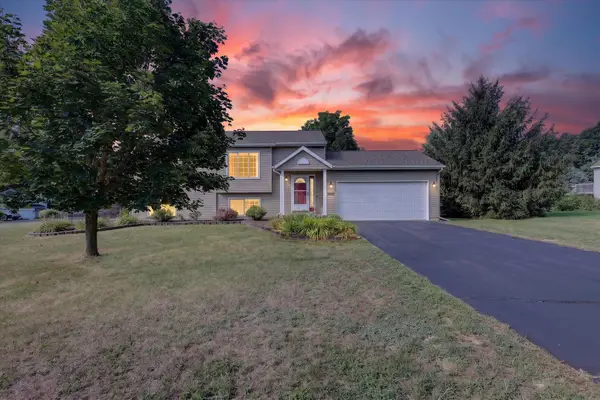 2850 Bark Court #17, Cedar Springs, MI 49319