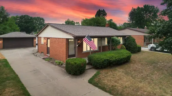 31733 Pembroke Street, Livonia, MI 48152