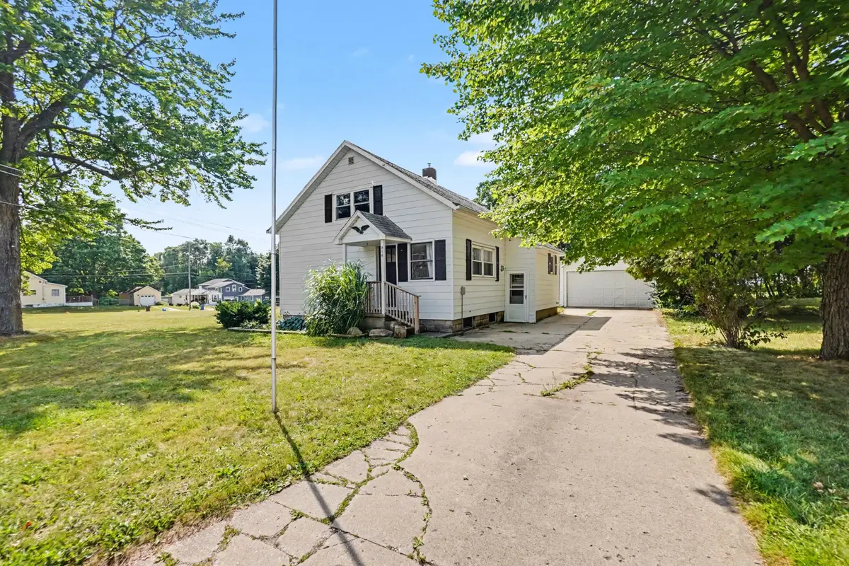 816 State Street, Fremont, MI 49412 - #1
