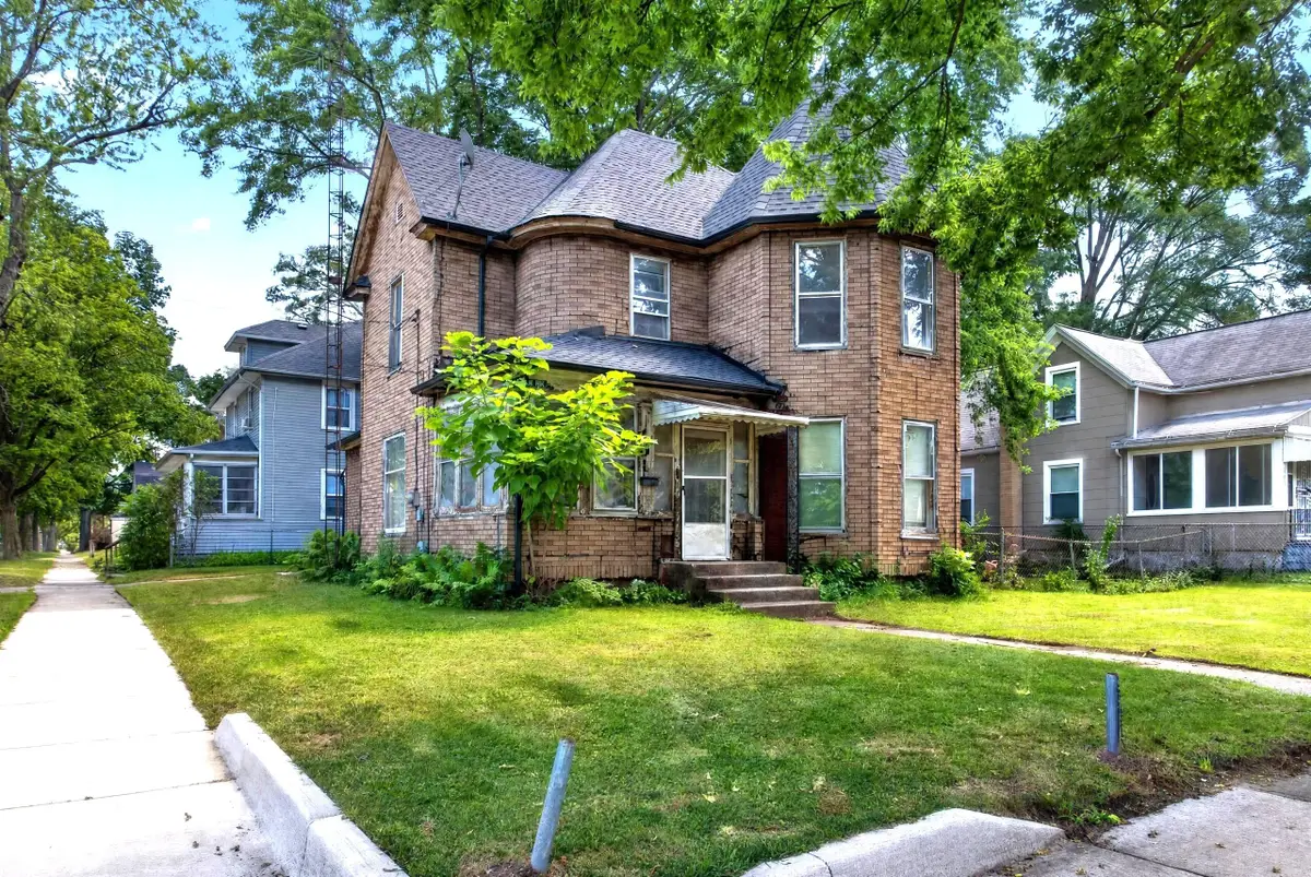 401 S Elm Avenue, Jackson, MI 49203 - #1