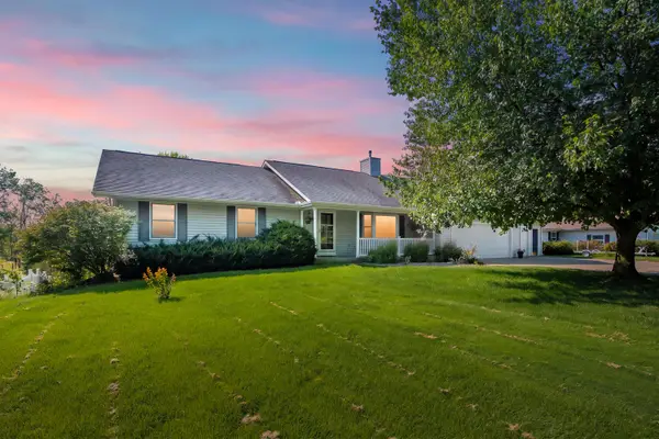 12085 W Indian Lake Drive, Vicksburg, MI 49097