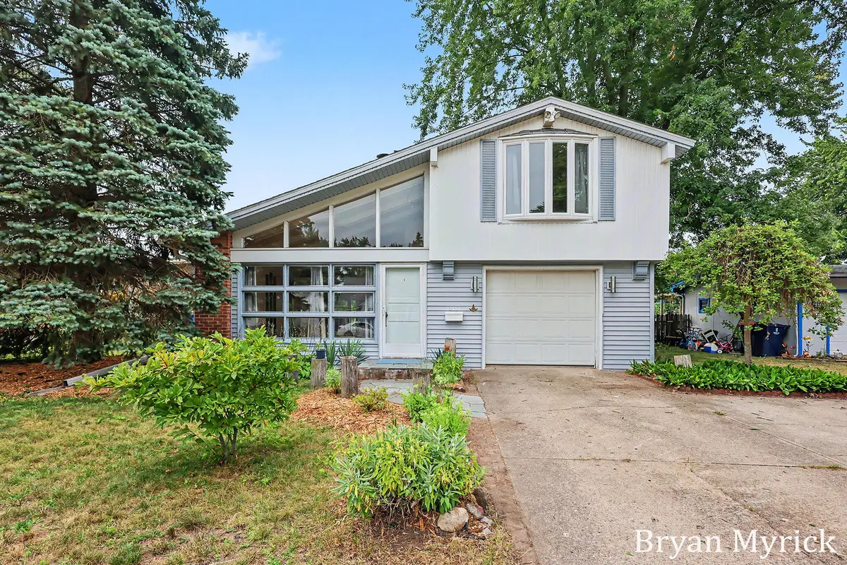 202 E 25th Street, Holland, MI 49423 - #1