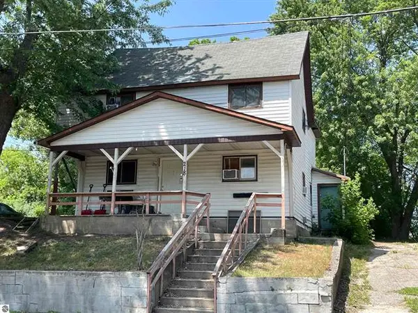 218 Cottage Street, Cadillac, MI 49601
