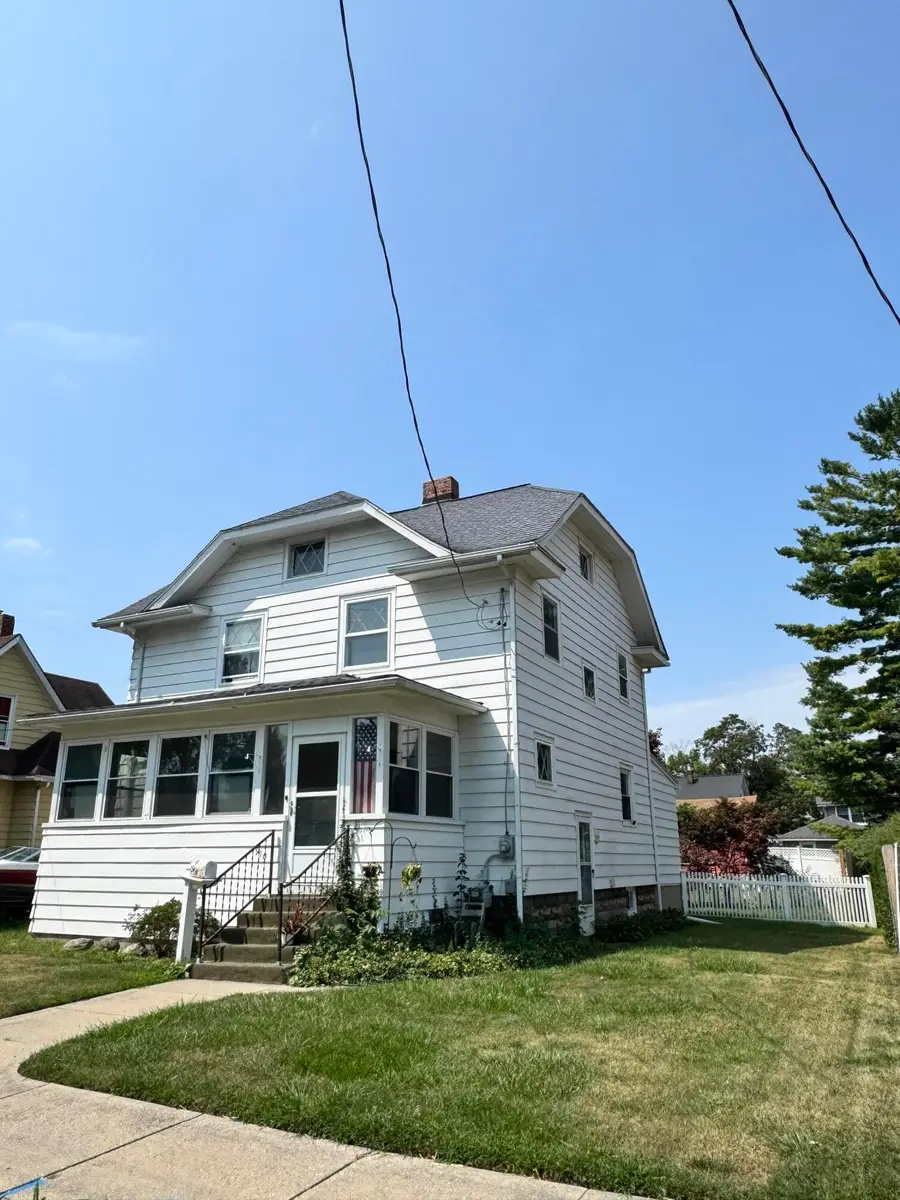 910 3rd Street, Jackson, MI 49203 - #2
