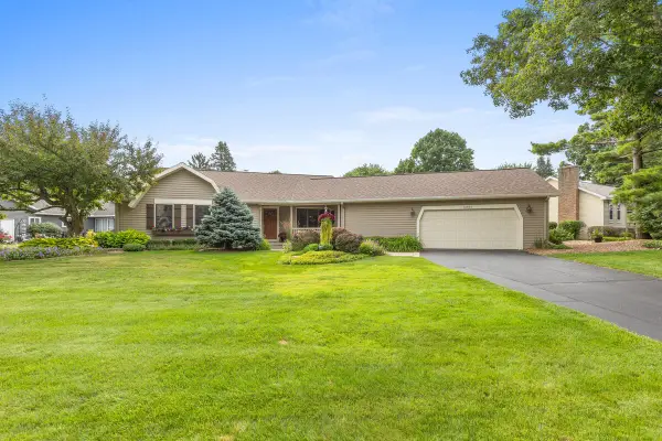 6866 Vista Grande Drive Ne, Rockford, MI 49341