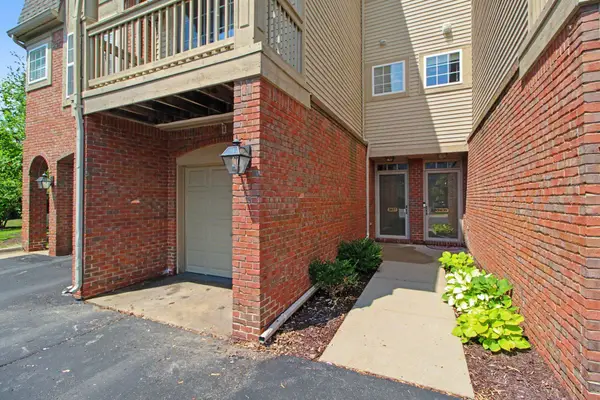 3037 Barclay Way, Ann Arbor, MI 48105