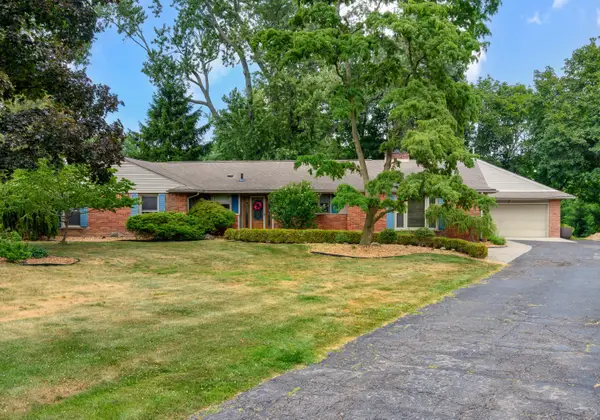 899 Fox Run, Bloomfield Hills, MI 48304