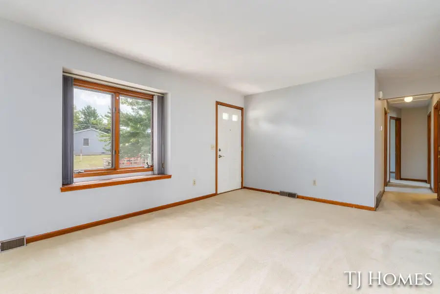 5721 Jefferson Avenue Se, Grand Rapids, MI 49548 - #2