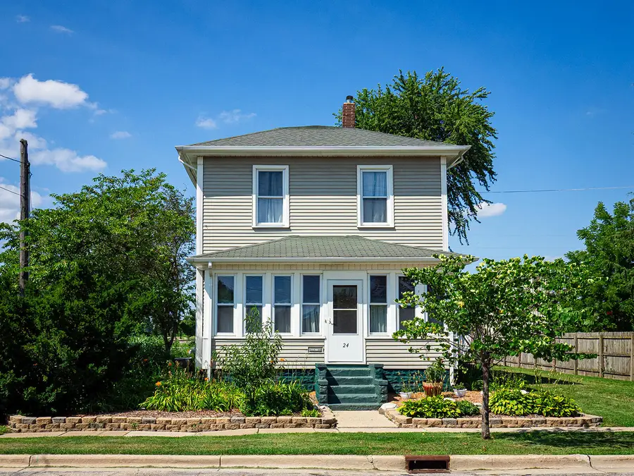 24 W Linden Street W, Three Oaks, MI 49128 - #3