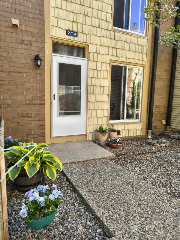 2714 Birchcrest Drive Se, Grand Rapids, MI 49506