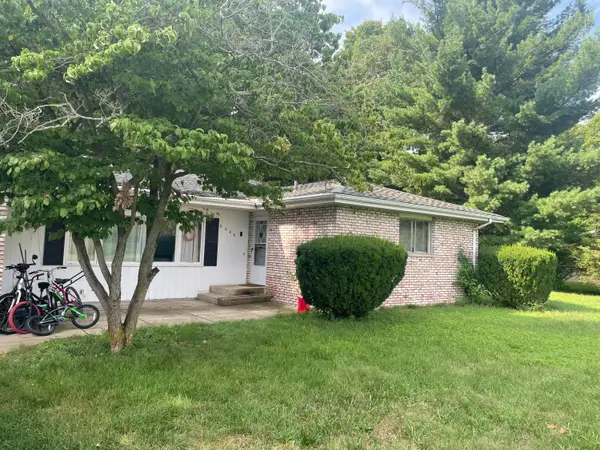 8486 S Hillcrest Drive, Berrien Springs, MI 49103