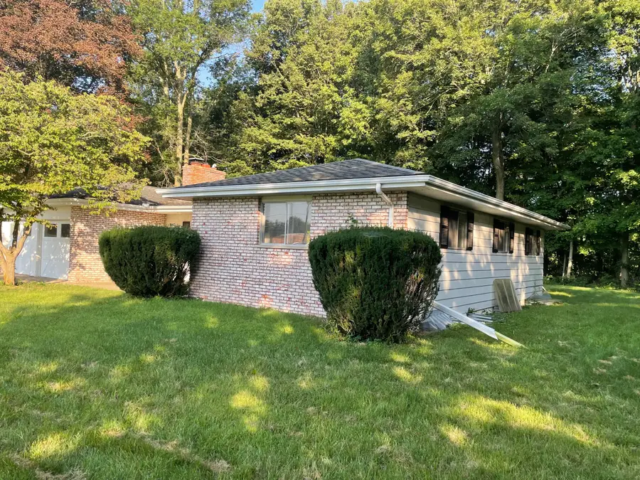 8486 S Hillcrest Drive, Berrien Springs, MI 49103 - #3