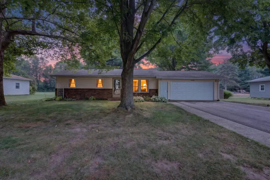 12043 S Sprinkle Road, Vicksburg, MI 49097 - #2