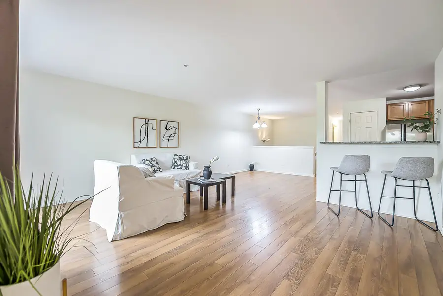 120 W Oakbrook Drive, Ann Arbor, MI 48103 - #3