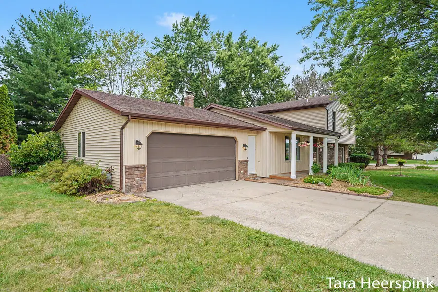 2078 Fernwood Drive, Jenison, MI 49428 - #3