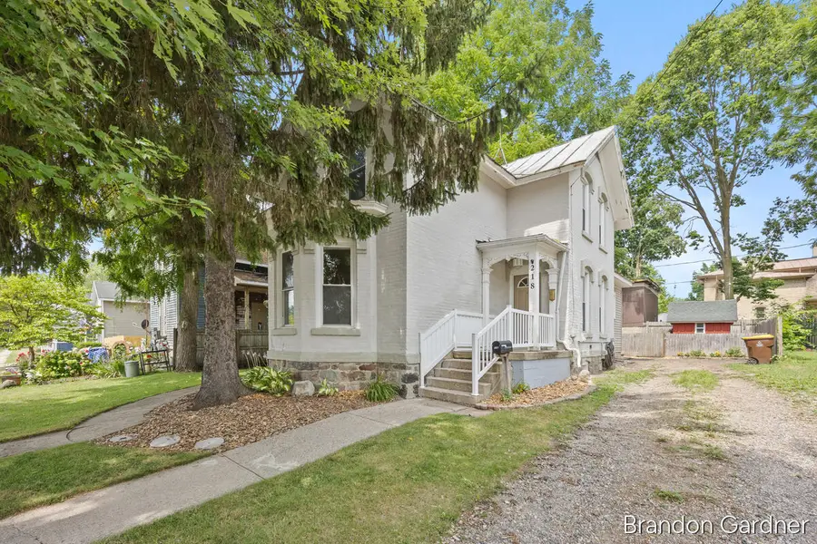 218 E Adams Street, Ionia, MI 48846 - #3
