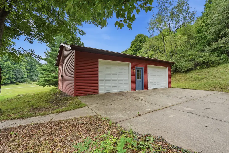 13489 Hyde Road, Hartland, MI 48353 - #2