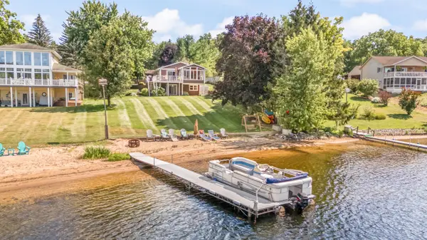 2503 N Mundy Avenue, White Cloud, MI 49349