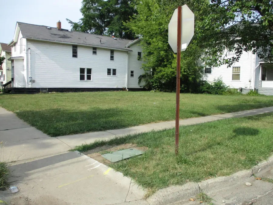 511 S Blackstone Street, Jackson, MI 49203 - #2