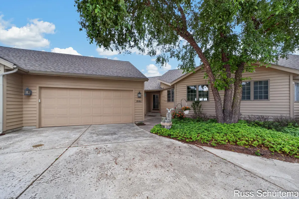 1682 W Harbour Towne Circle, Muskegon, MI 49441 - #1