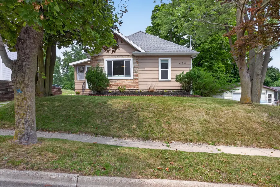 438 W Monroe Street, Jackson, MI 49202 - #2