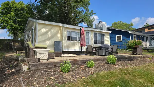 336 Dewey Lake Beach Road, Brooklyn, MI 49230