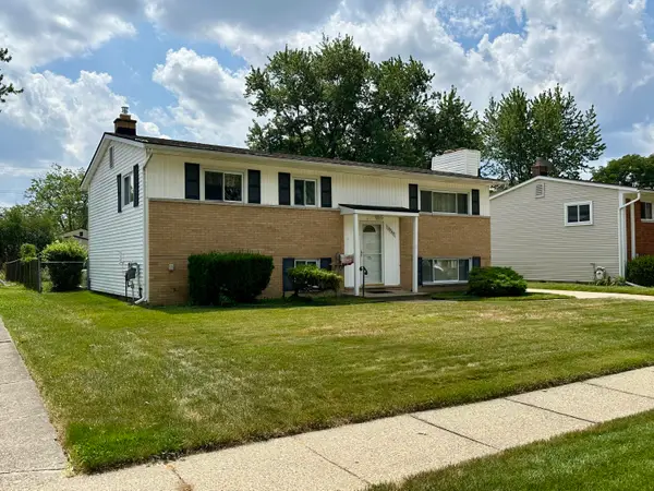 2244 Serra Drive, Sterling Heights, MI 48310