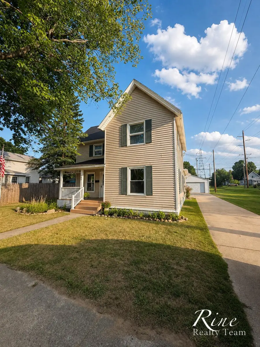 409 W Maple Street, Wayland, MI 49348 - #3