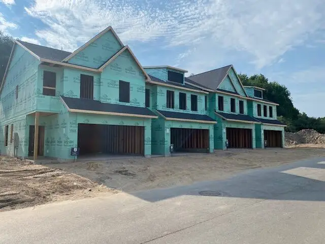 4890 Hidden River Avenue Sw, Wyoming, MI 49418 - #2
