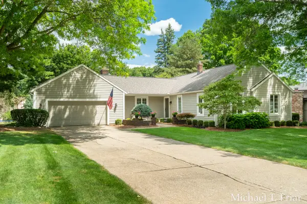 6479 Ridgemont Drive Se, Grand Rapids, MI 49546