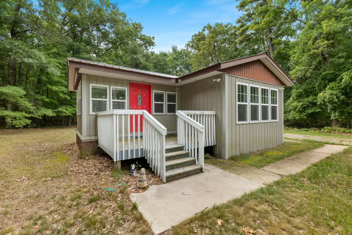 6860 S Croton Hardy Drive, Newaygo, MI 49337 - #1