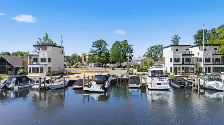 3 N Bailey Avenue #2, South Haven, MI 49090 - #3