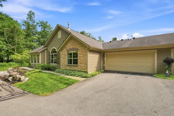 1073 Bridge Crest Se, Ada, MI 49301