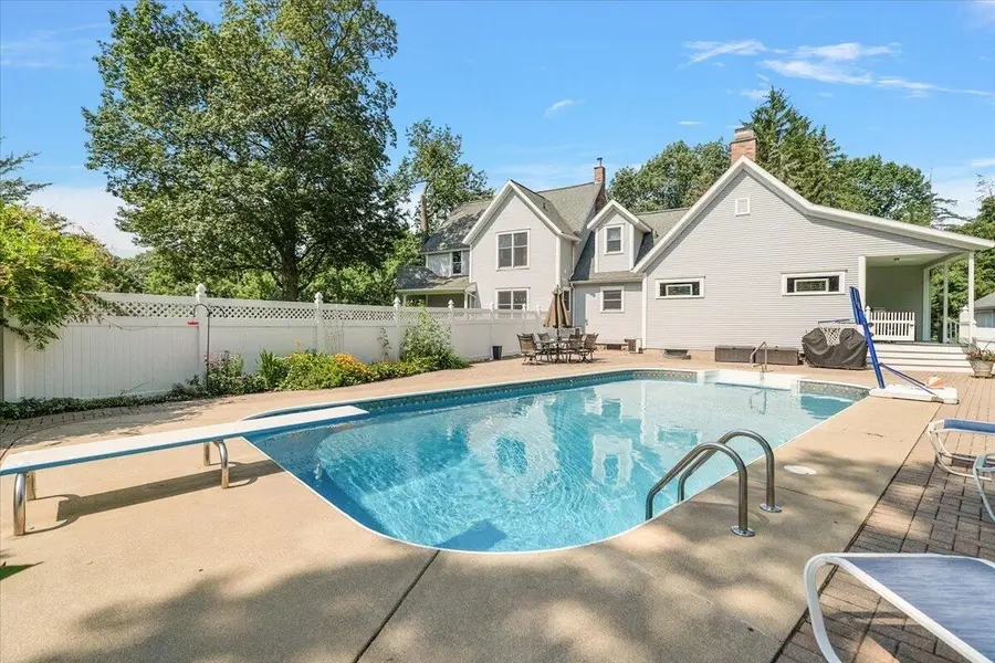 2519 W John Beers Road, Stevensville, MI 49127 - #2