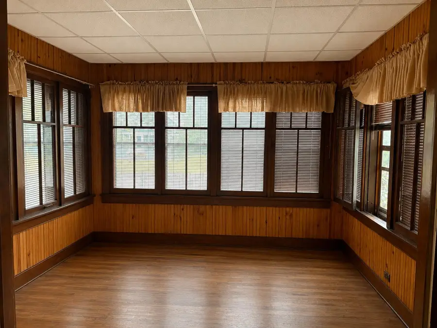 2117 Jefferson Street, Muskegon Heights, MI 49444 - #2