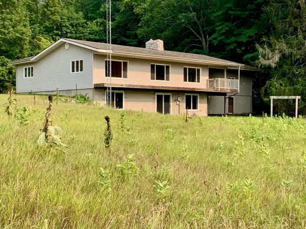 1775 S Lakeshore Drive, Ludington, MI 49431