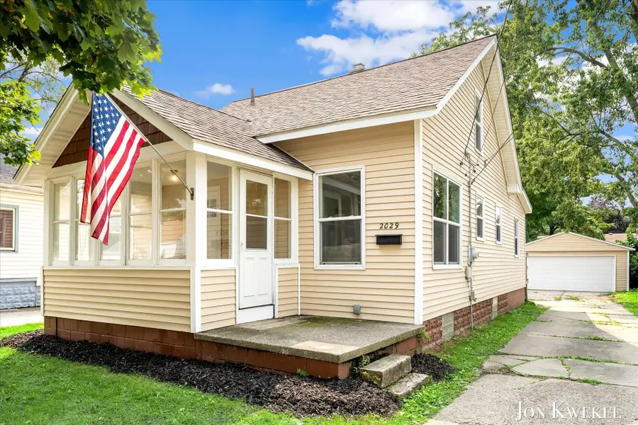 2029 Michael Avenue Sw, Wyoming, MI 49509 - #3