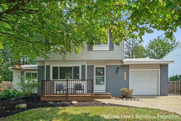 8282 Courtland Drive Ne, Rockford, MI 49341