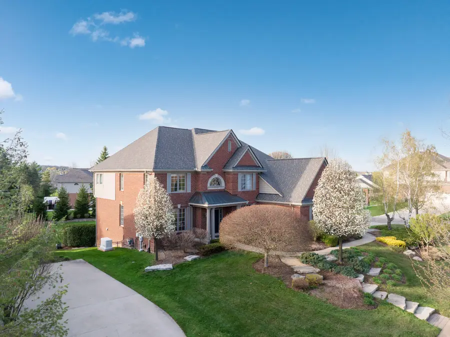 2910 N Addison Circle N, Rochester, MI 48306 - #3