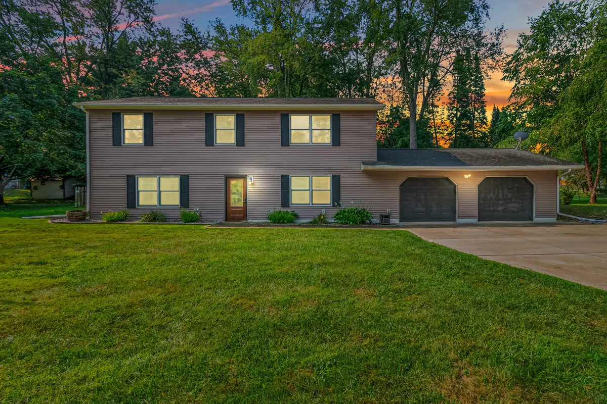 16 Goodrich Avenue, Hillsdale, MI 49242 - #1