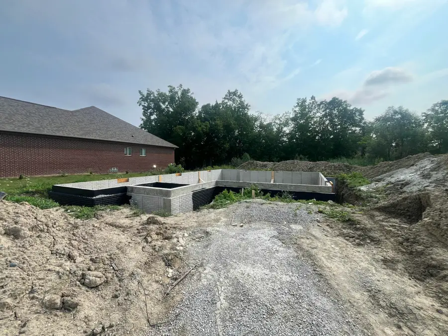 31603 Beaver Circle, New Boston, MI 48164 - #2