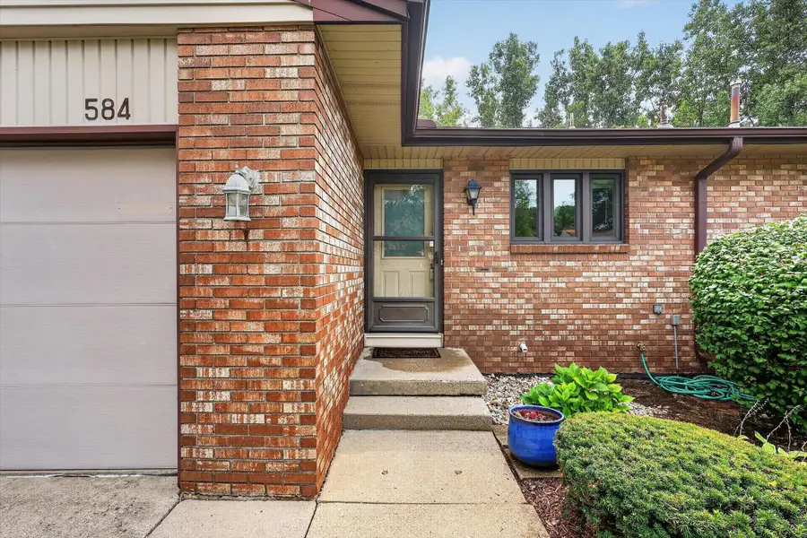 584 Gardenview Drive Sw, Byron Center, MI 49315 - #3