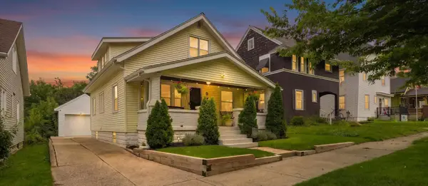 9 Dean Street Ne, Grand Rapids, MI 49505